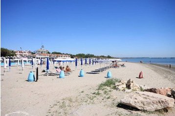 Italia Byt Lido delle Nazioni, Exterior